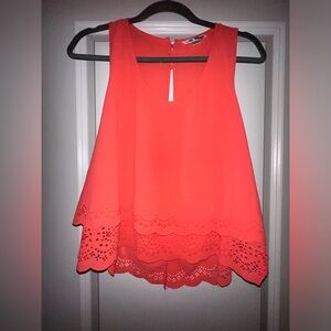 Sleeveless cut out open back layered tank top eyelet - size women’s large